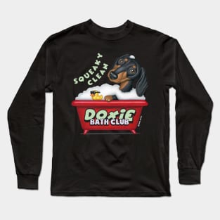 Cute Doxie awesome Black Dachshund in Red Bathtub Long Sleeve T-Shirt